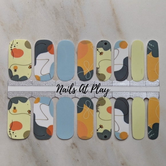 5 for $15 Nail Wraps- Swiggle - Picture 1 of 2